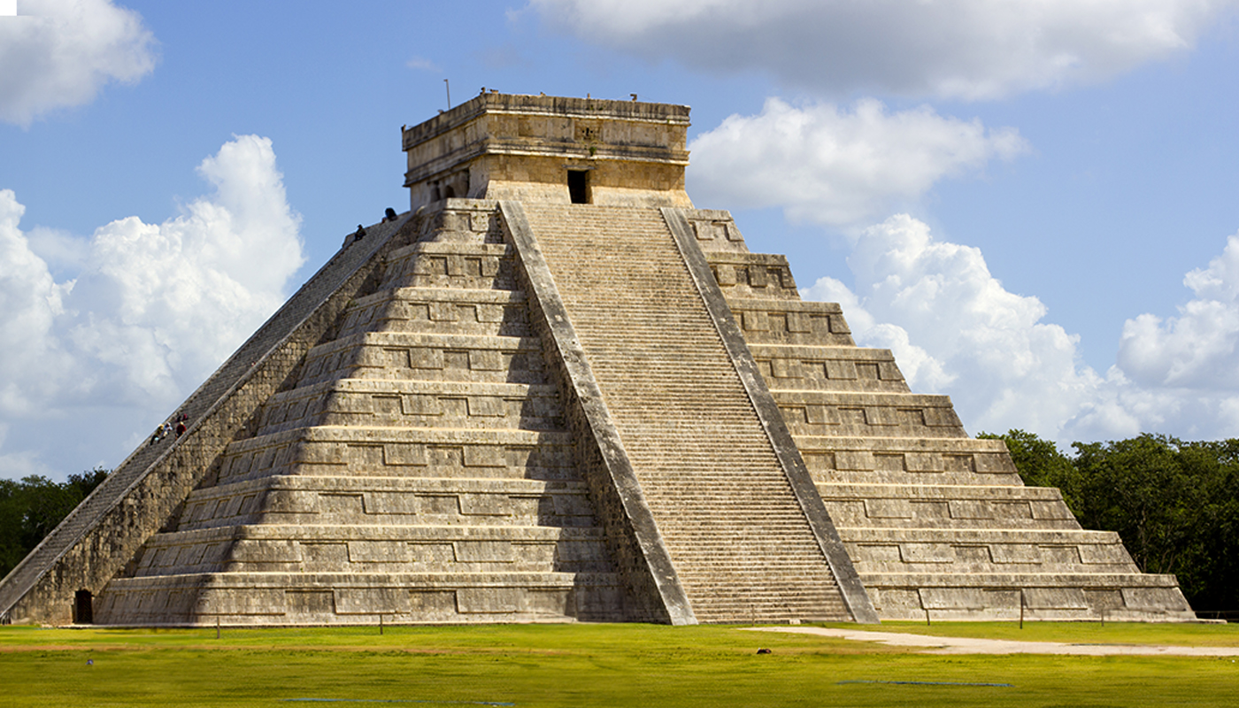 Renta un auto en Cancún y explora su legado arqueológico